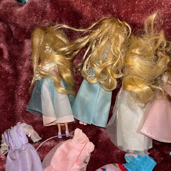 Vtg 2005 Mattel mini princess castle dolls and dresses - Picture 5 of 8